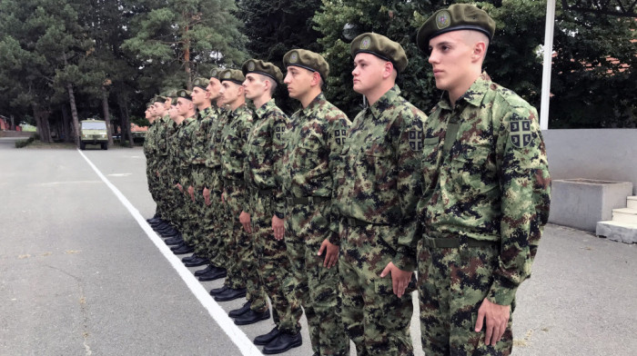 Nova generacija otpočela dobrovoljno služenje vojnog roka u centrima u Somboru, Valjevu i Leskovcu