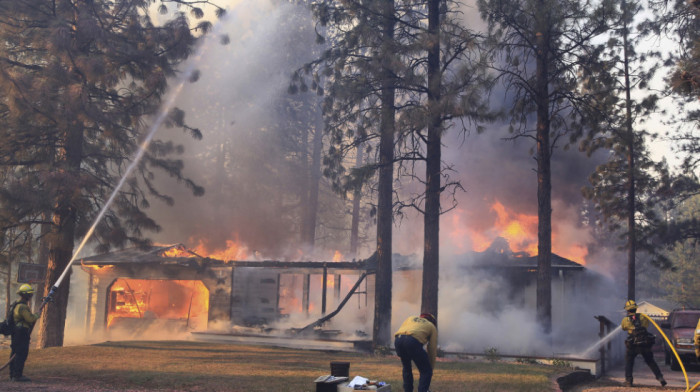 Požari se brzo šire Kalifornijom: Hiljade evakuisanih, više povređenih