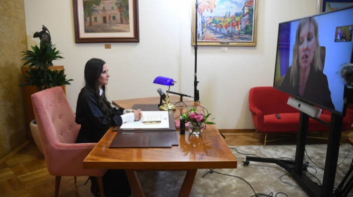 Tamara Vučić razgovarala sa Olenom Zelenskom, obećala isporuku dva ambulantna vozila Ukrajini