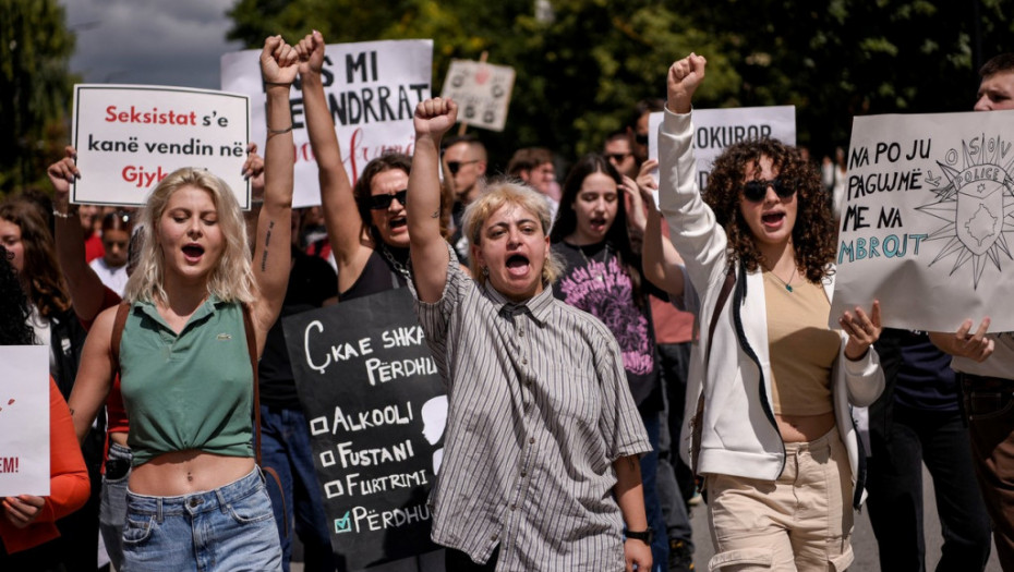 U Prištini novi protesti zbog silovanja maloletnice, okupljeni traže ostavke sudija i tužilaca