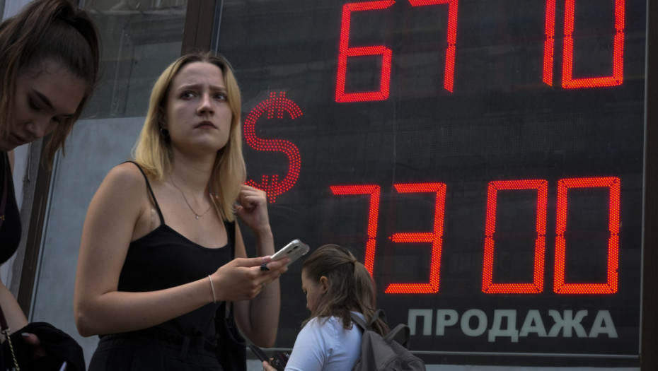 Rublja u padu, raste pritisak na Moskvu: "Dok je prioritet trošenje na rat, biće teško sprečiti pregrevanje ekonomije"