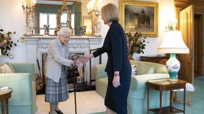 Kraljica Elizabeta II odobrila: Liz Tras i zvanično postala premijer Velike Britanije