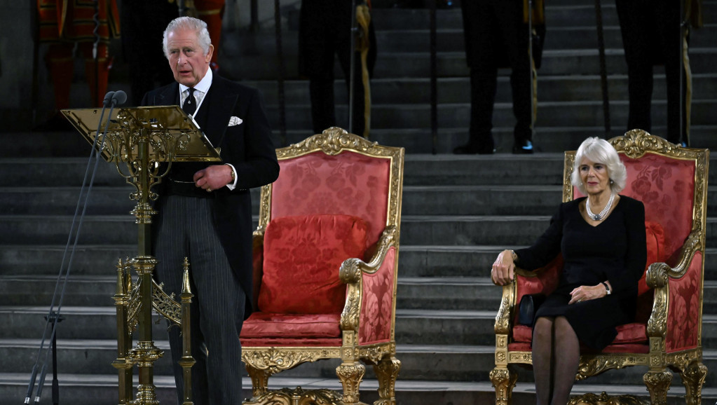 Kralj Čarls III obratio se članovima parlamenta: Odlučno ću slediti primer svoje majke