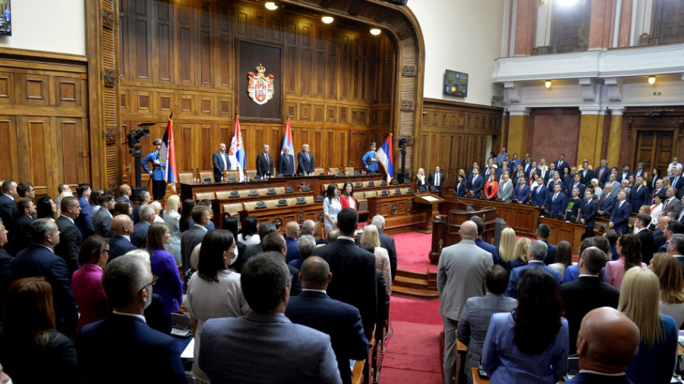Sutra posebna sednica Skupštine Srbije o pregovorima u vezi sa KiM, očekuje se i prisustvo predsednika Vučića