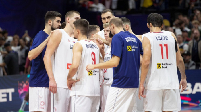 Utučeni košarkaši Srbije vratili se u Beograd