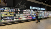 Odluka Vlade Srbije: Nove zamrznute cene piletine i šećera, odmrznuta cena mleka