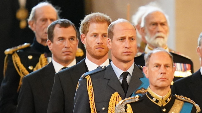 Princ Hari razotkrio tajnu nagodbu koju je Bakingemska palata navodno sklopila sa britanskim medijima