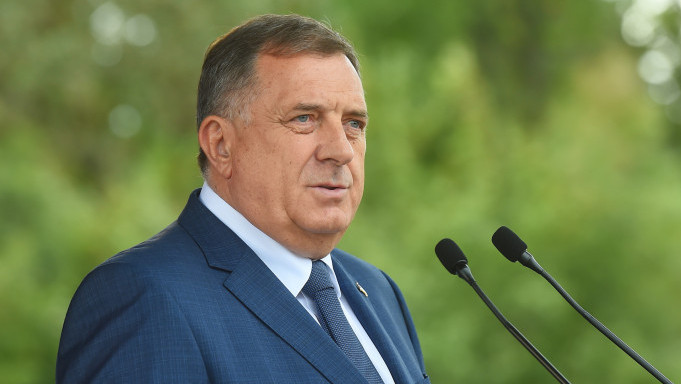 Dodik optužio članicu Centralne izborne komisije da lažnim suzama prikriva susret sa Šarovićem