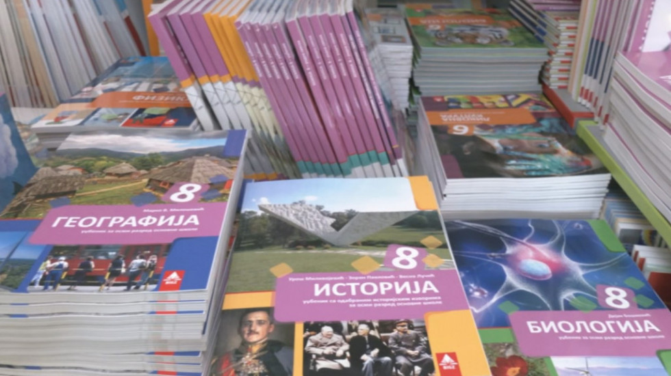 Pašić: Besplatni udžbenici ove godine i za darovitu decu