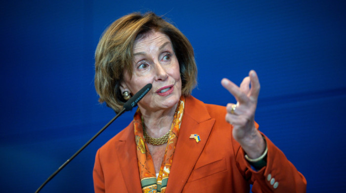 Pelosi: Tramp je izgledao kao "uplašeno štene" u Vašingtonu