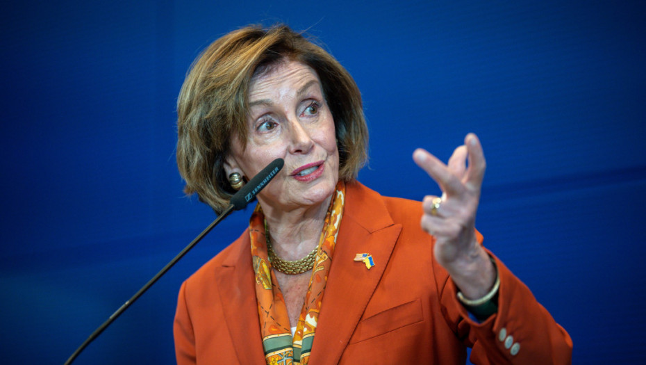 Pelosi: Tramp je izgledao kao "uplašeno štene" u Vašingtonu