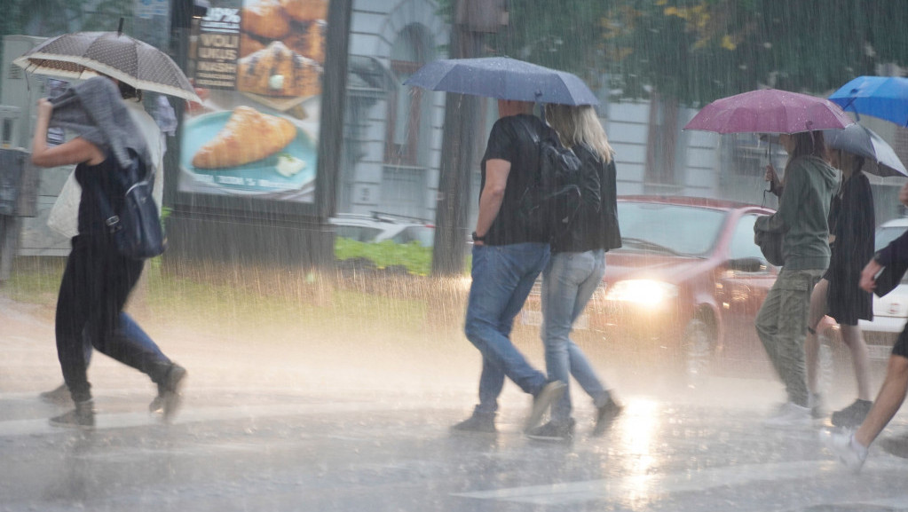 RHMZ najavio pad temperature i lokalne pljuskove u toku noći: Sutra osetno hladnije, na planinama sneg