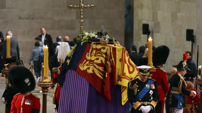 Uhapšen muškarac koji je prišao kovčegu kraljice Elizabete