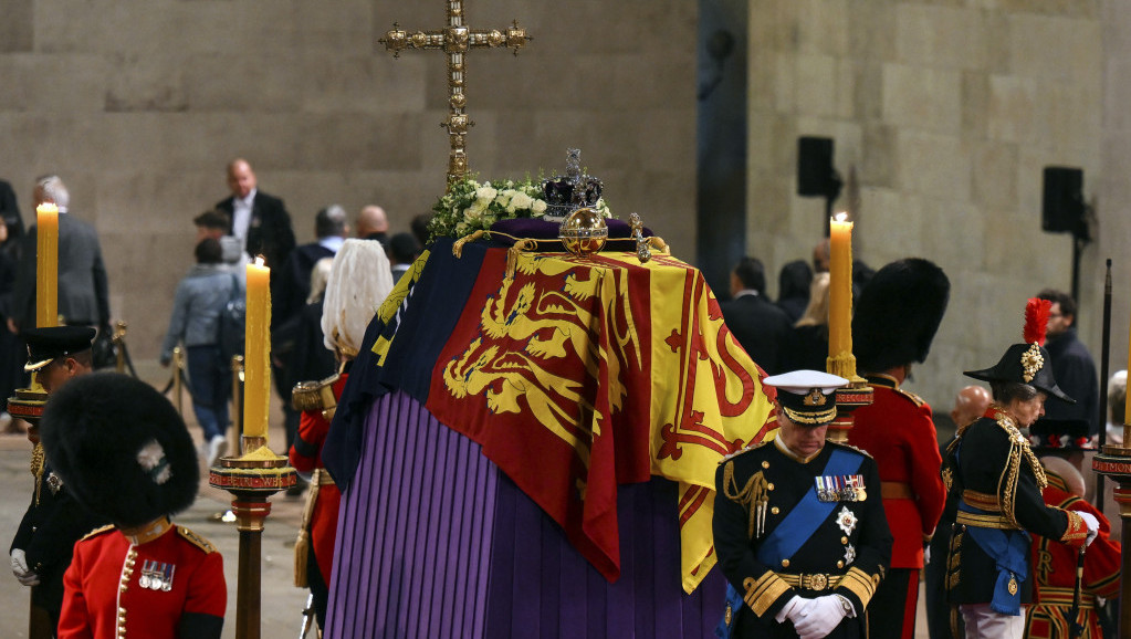 Uhapšen muškarac koji je prišao kovčegu kraljice Elizabete