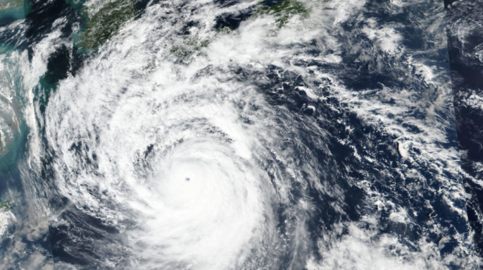 Japan na udaru oluje Mavar, savetuje se evakuacija više od milion ljudi