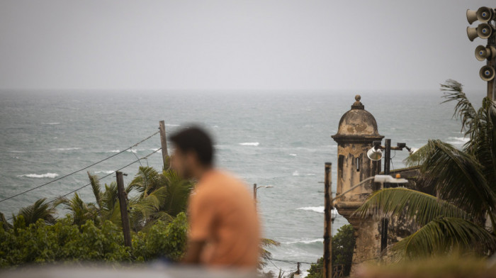 Tropska oluja Fiona prerasla u uragan, u Portoriku proglašeno vanredno stanje