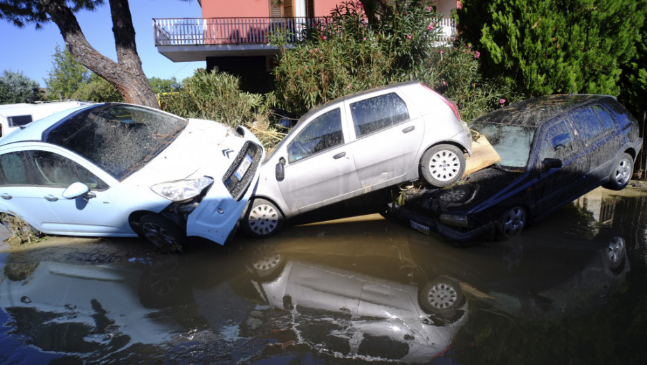 Dramatični prizori u Italiji, poplava odnela najmanje deset života: "To nije bila vodena bomba, nego cunami"