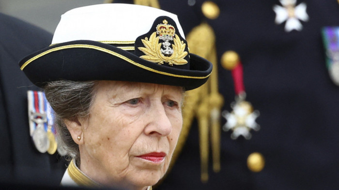 Princeza Ana, sestra kralja Čarlsa, završila u bolnici