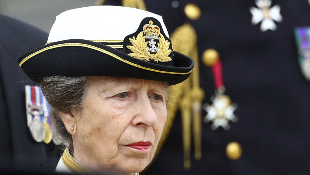 Princeza Ana, sestra kralja Čarlsa, završila u bolnici