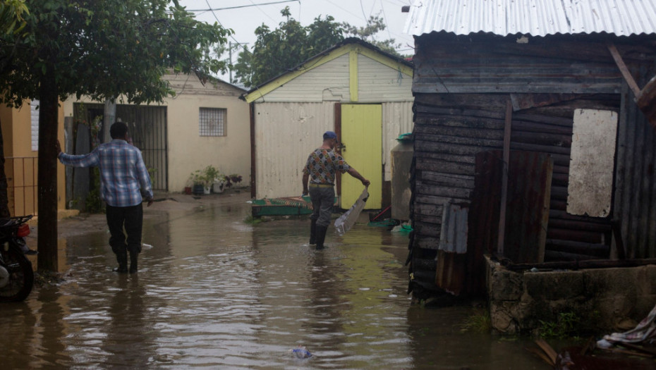 Uragan Fiona ceo Portoriko ostavio bez struje i stigao do Dominikanske Republike