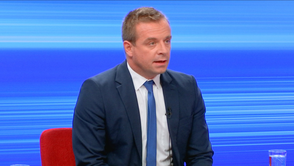 Uhapšen advokat Čedomir Stojković: Priveden zbog pozivanja da nasilnu promenu vlasti, oglasilo se VJT