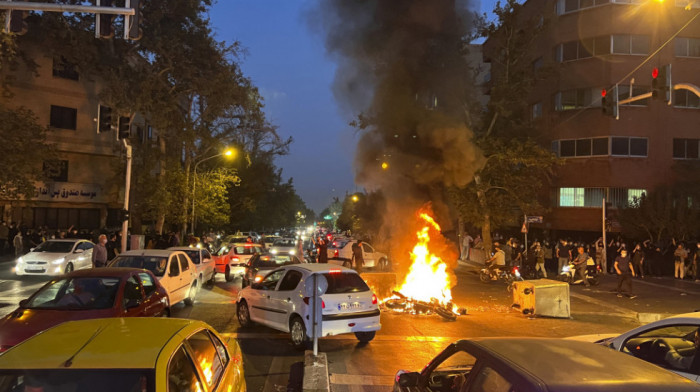 Nastavljeni sukobi demonstranata i snaga bezbednosti u Iranu