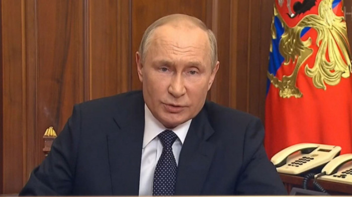 Putin: Zapad spreman da svaku državu gurne pod autobus