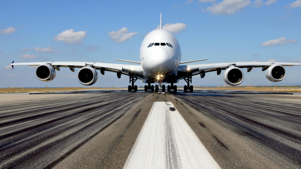 Avion "Izidžeta" za Bristol preusmeren u Prag zbog izveštaja o bombi