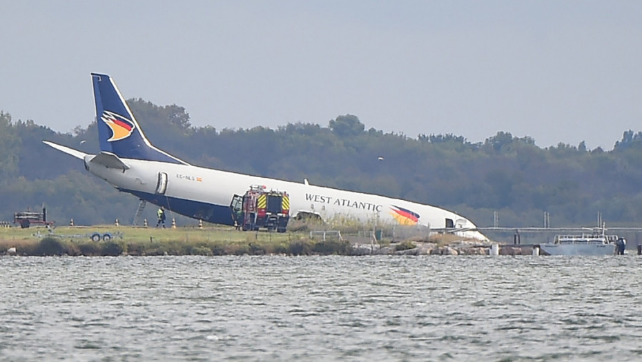 Avion promašio pistu, nema povređenih: Zatvoren aerodrom u Francuskoj kod Monpeljea