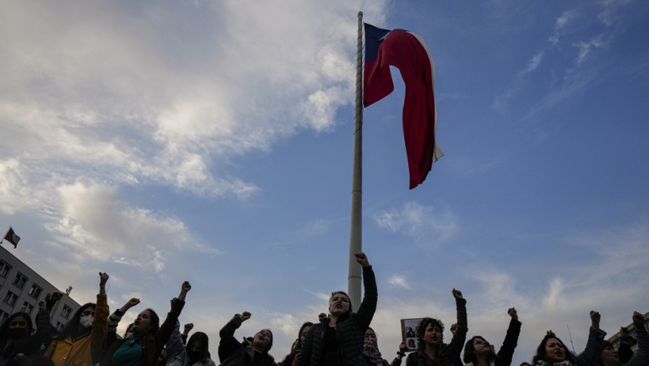 Šire se antivladine demonstracije u Iranu: Protestima se pridružuju i radnici iz naftnog sektora