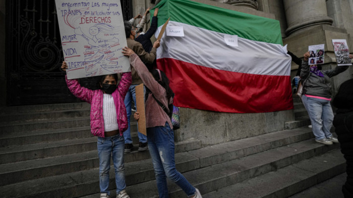 U Iranu uhapšeno devet stranaca zbog umešanosti u proteste