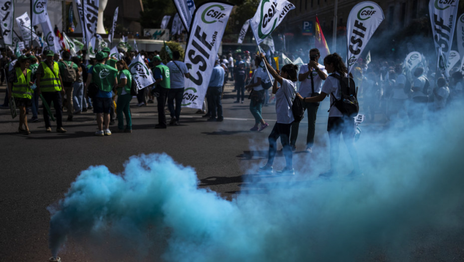 Masovni protesti službenika u Madridu: Hiljade ljudi traži povećanje plata i mere protiv inflacije