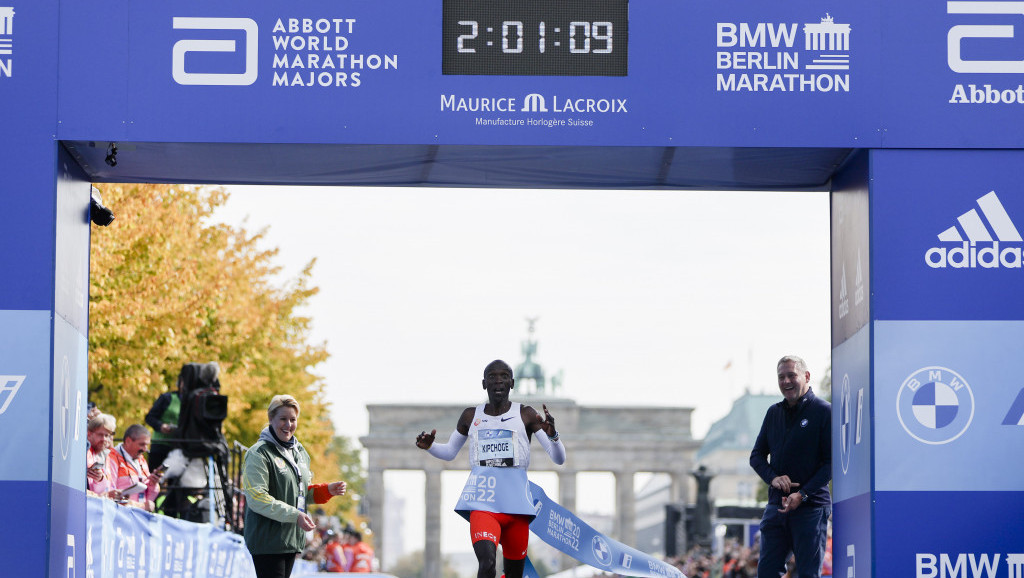 Kenijac Kipčoge oborio svetski rekord na maratonu u Berlinu