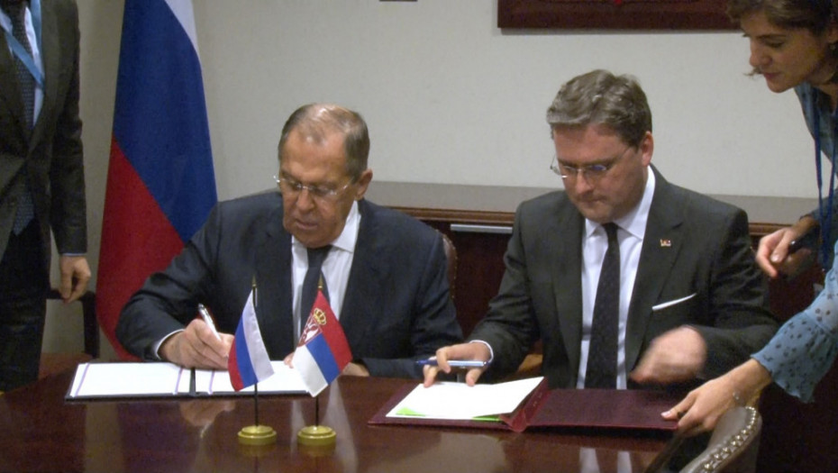 Potpis u Njujorku glasno odjeknuo: EU i SAD traže pojašnjenja o dokumentu između Srbije i Rusije