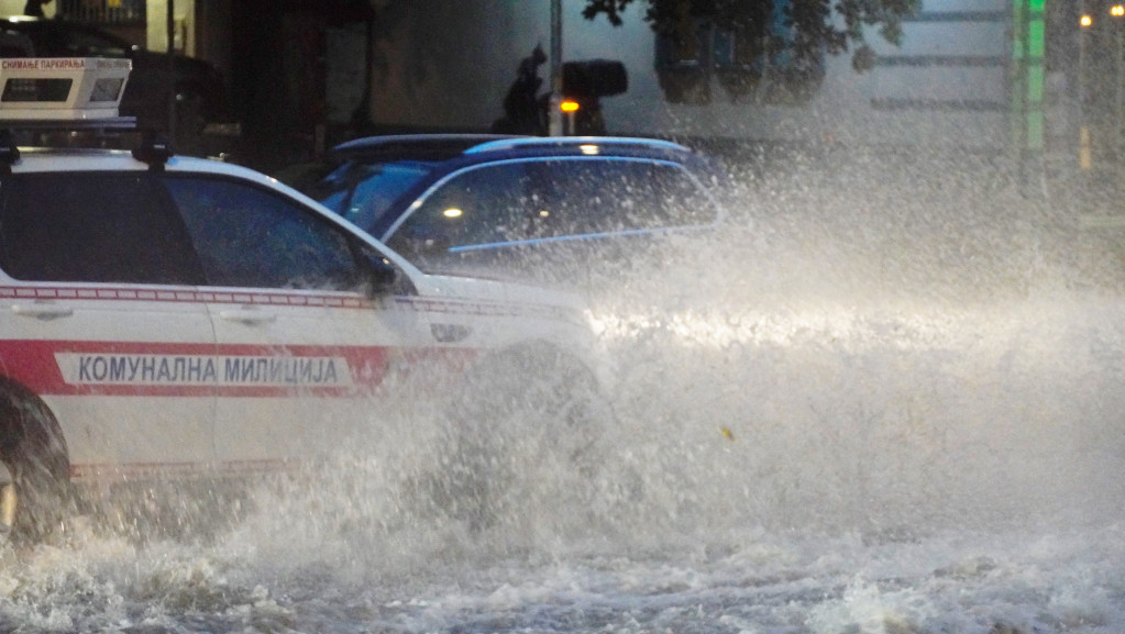 Pljusak u Beogradu - poplave na ulicama i otežan saobraćaj