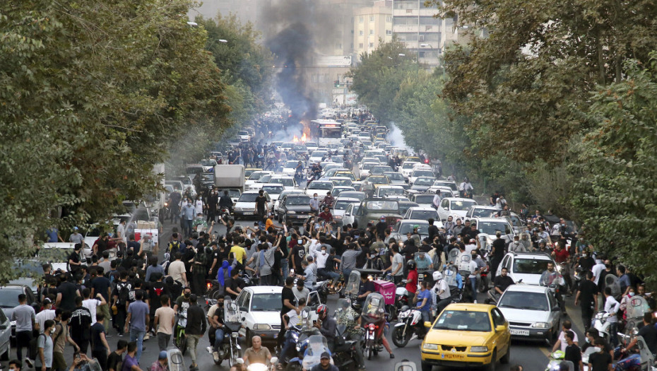 Teheran: Strane obaveštajne službe stoje iza protesta u Iranu