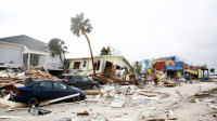Razorni uragan bacio delove SAD na kolena: Više od 50 stradalih, voda nosila brodove ulicama, uništene kuće i putevi