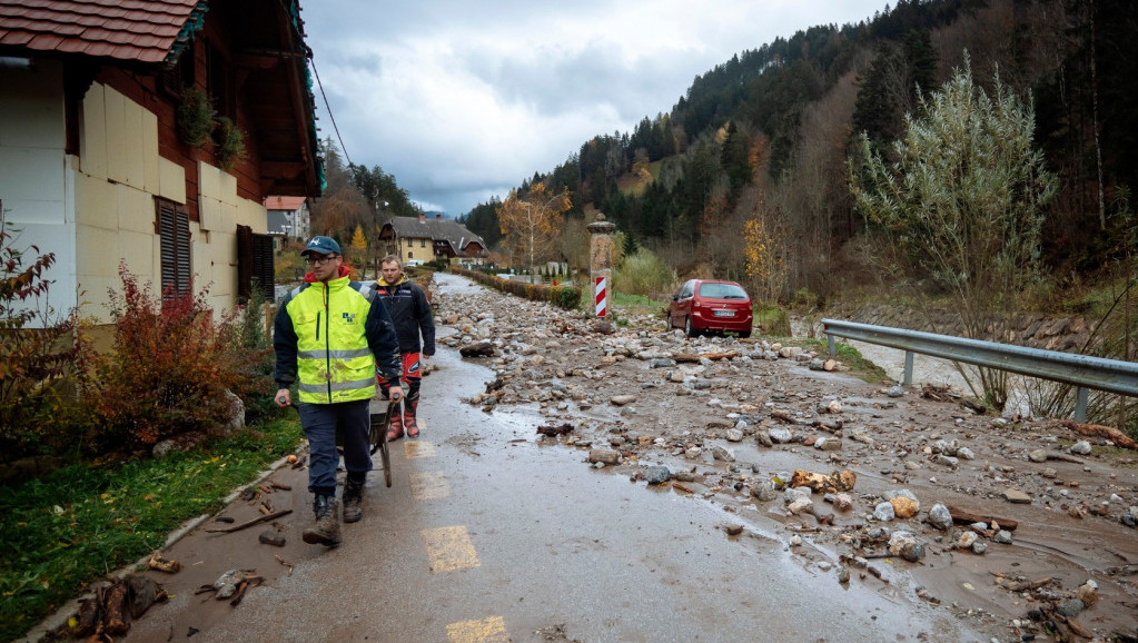 Obilne padavine izazvale poplave širom Slovenije: Nabujale reke i blokirani putevi