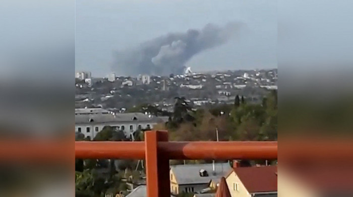 U ruskoj vojnoj bazi na Krimu zapali se vojni avion, pilot se katapultirao