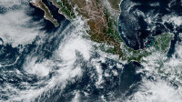 Uragan Orlen u Meksiku dostigao brzinu od 215 km na sat, očekuju se obilne padavine i moguće poplave
