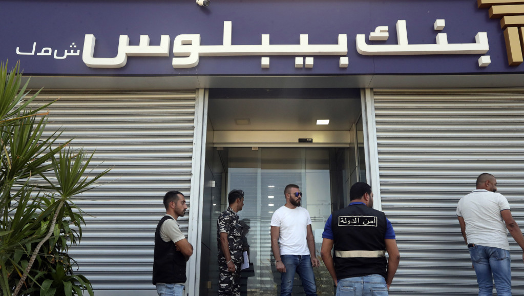 Libanci upali u banke i nasilno uzimali svoj novac zbog nestašice