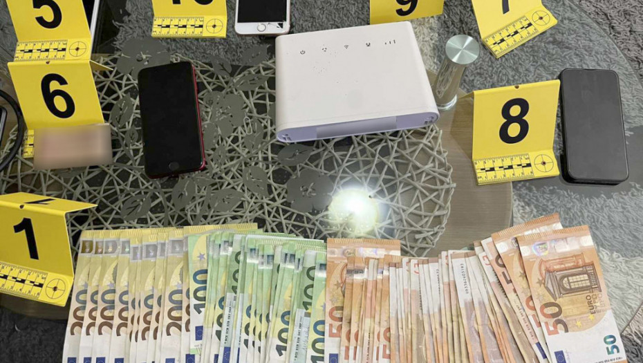 MUP: Uhapšeno 10 osoba zbog prevara i pranja novca, preko društvenih mreža obećavali sigurne dobitke na kladionicama