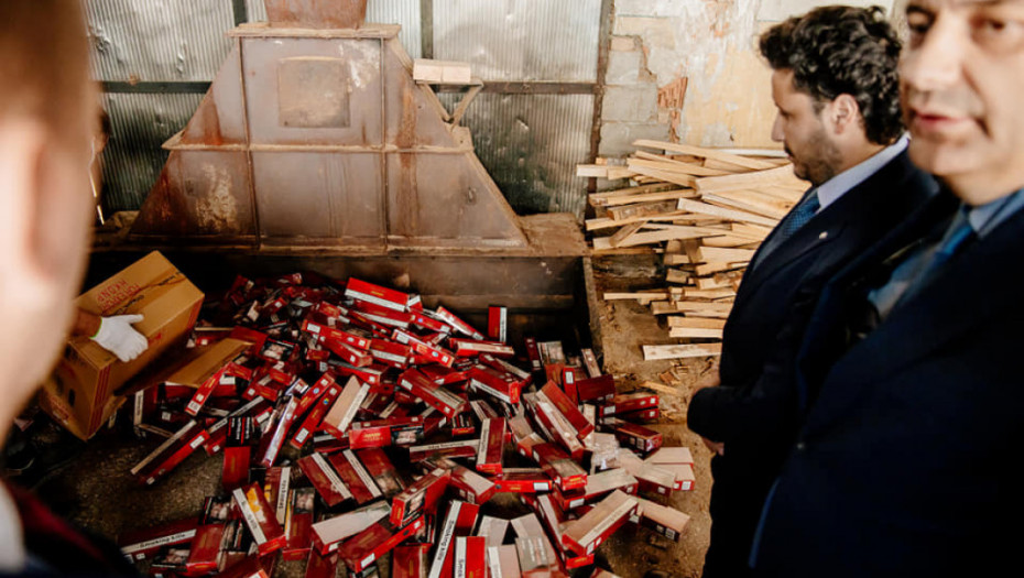 Nova hapšenja u Crnoj Gori zbog afere sa zaplenjenim cigaretama: Privedeni službenici Uprave prihoda i carina