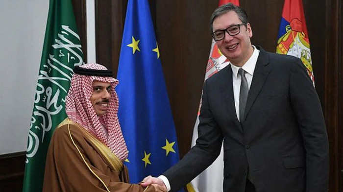 Vučić se sastao sa šefom diplomatije Saudijske Arabije: Srbija zainteresovana za produbljivanje saradnje