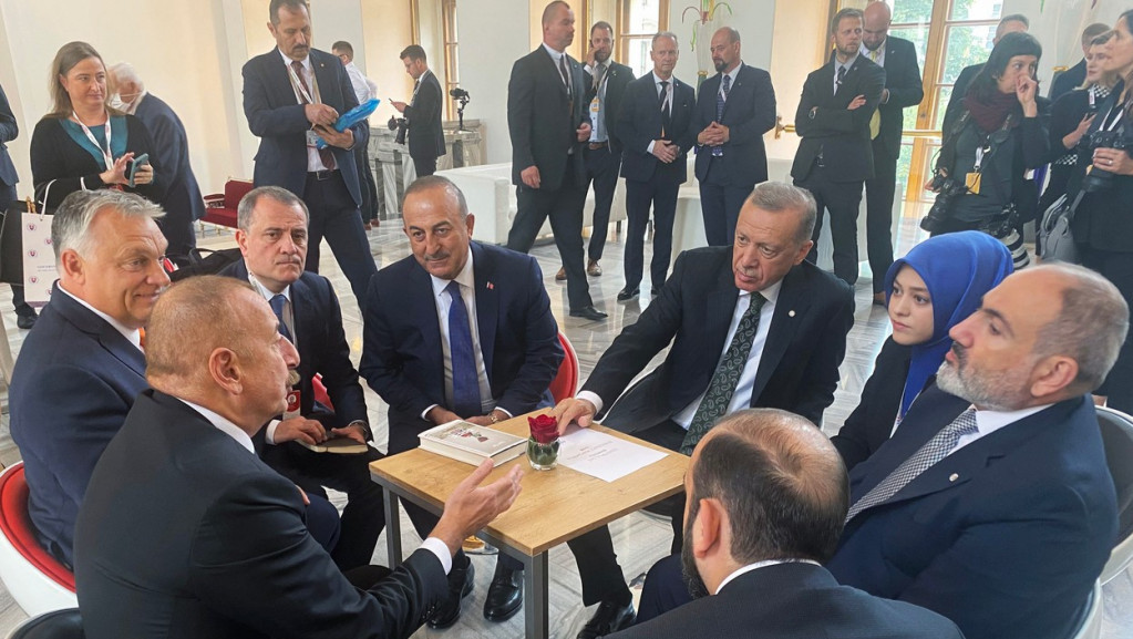 Neformalni susret u Pragu - prvi razgovor lidera Turske i Jermenije nakon decenija animoziteta