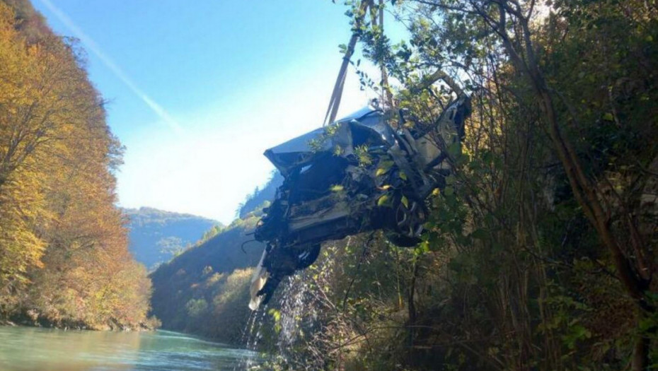 Tragedija u kanjonu Tare: Telo devojčice pronađeno tri kilometra od udesa, traga se za drugim detetom