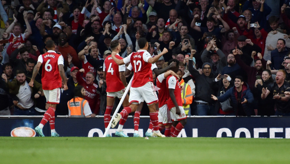 Arsenal u uzbudljivom duelu pobedio Liverpul 3:2 za povratak na prvo mesto u Premijer ligi