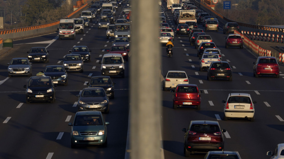 Velike gužve na autoputevima tek stižu: Evo kako da ih izbegnete