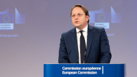 Komesar za proširenje EU u poseti Srbiji 1. i 2. decembra
