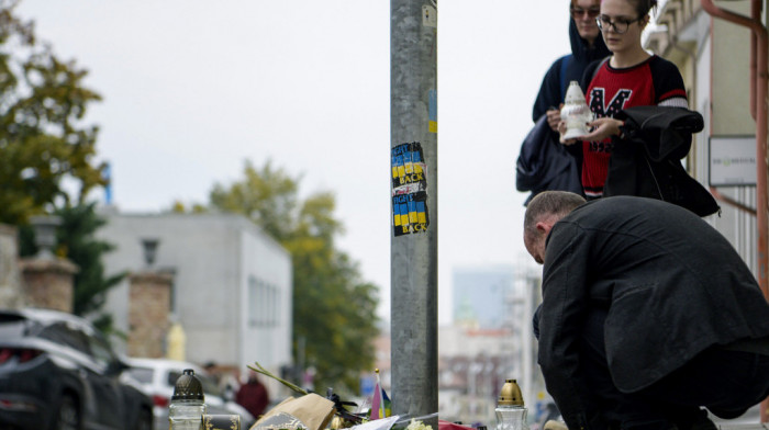 Dve osobe ubijene u pucnjavi ispred LGBT lokala u Bratislavi